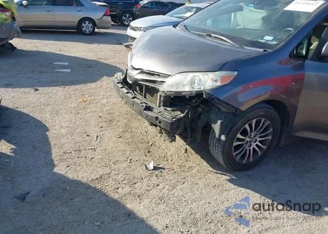 2019 Toyota Sienna Xle 8 Passenger z USA, uszkodzony, nr VIN 5TDYZ3DC4KS966057